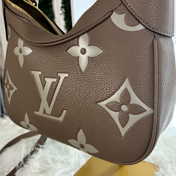 LV bag and wallet - Picture 3 of 16